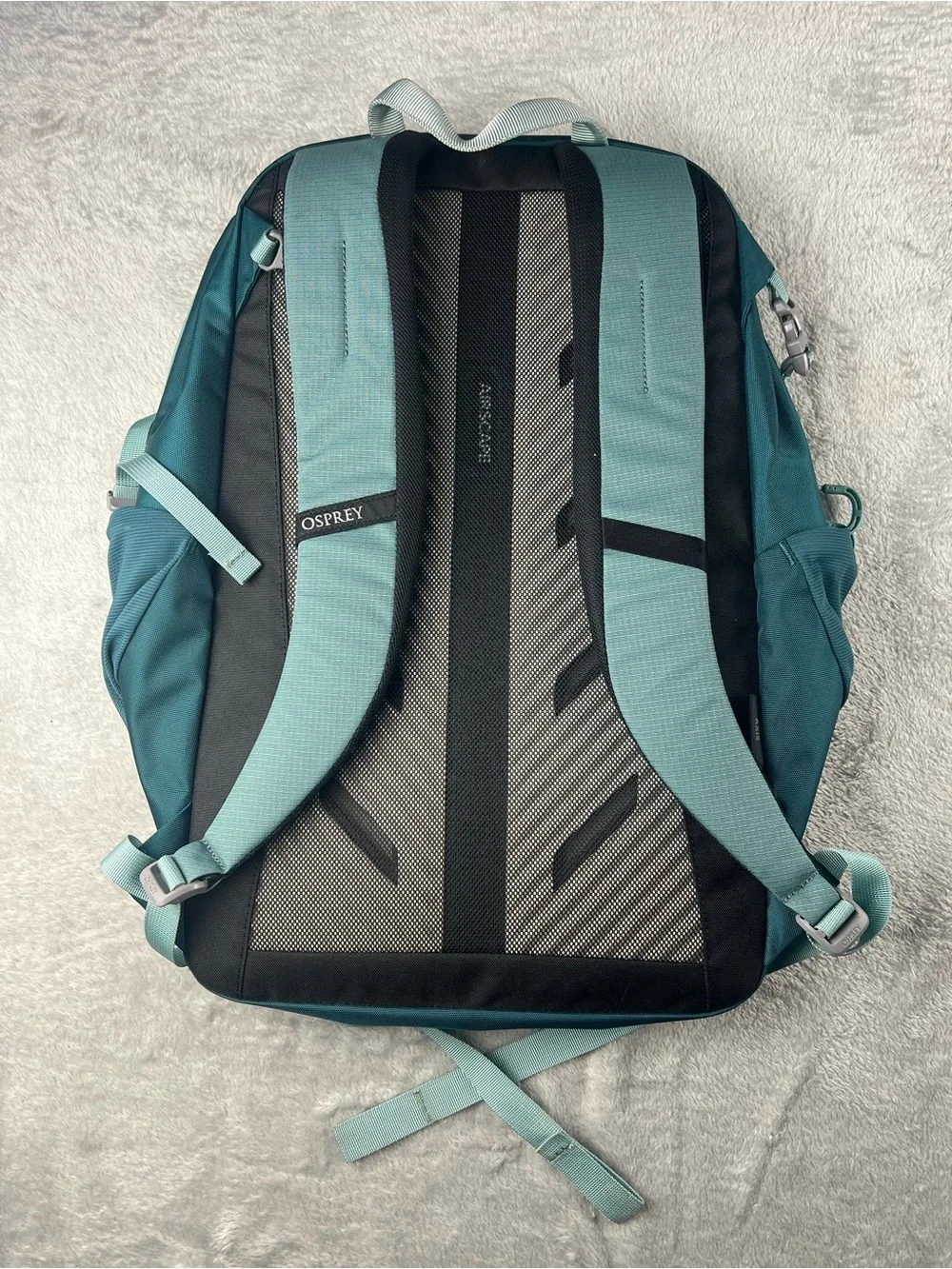 Osprey Axis Blue 24L Hiking Daypack Backpack 15in Laptop Sleeve, 4 Pockets
